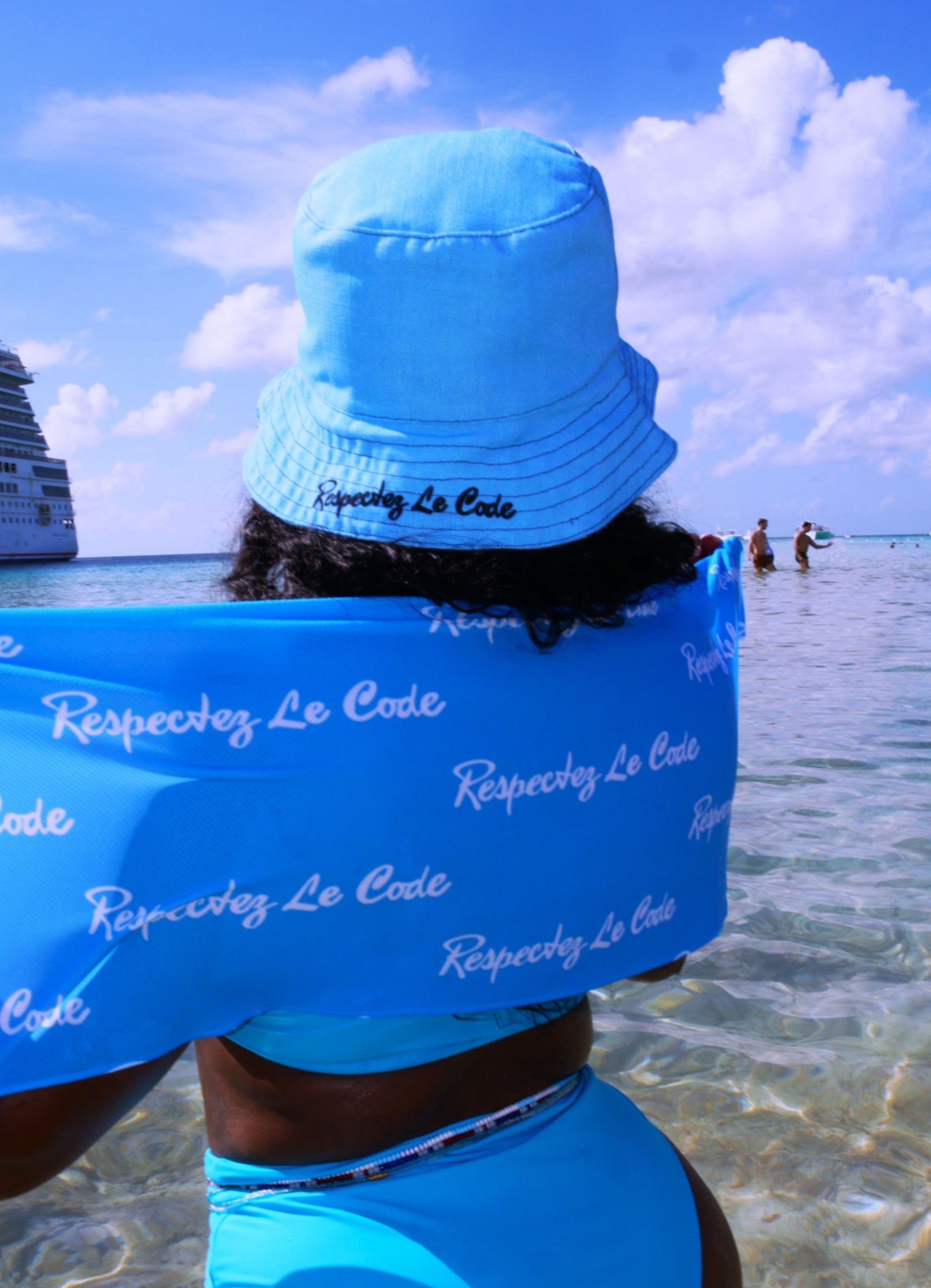The Code: At Sea Registration - Respectez Le Code